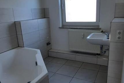 Wohnung Sömmerda - 3 Zimmer, 72 m&sup2;, 435&euro; | Angebot:24684885