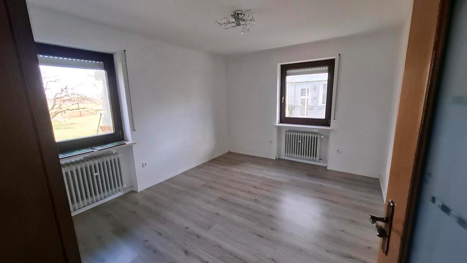 Erdgeschoßwohnung Neufahrn bei Freising Mintraching-Grüneck - 4 Zimmer, 120 m&sup2;, 1.800&euro; | Angebot:26670283