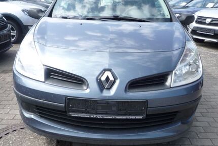 Renault Clio 150.000 km 2.799 € Trappenkamp 24610