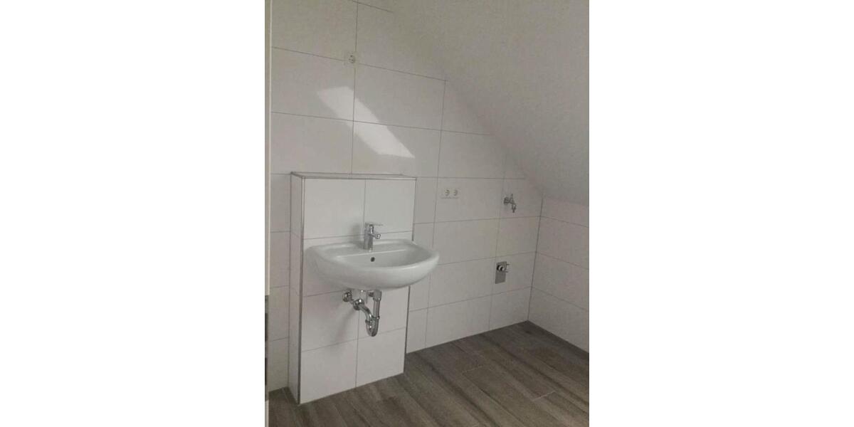 Dachgeschoßwohnung Weiterstadt - 3 Zimmer, 80 m&sup2;, 1.200&euro; | Angebot:26305407