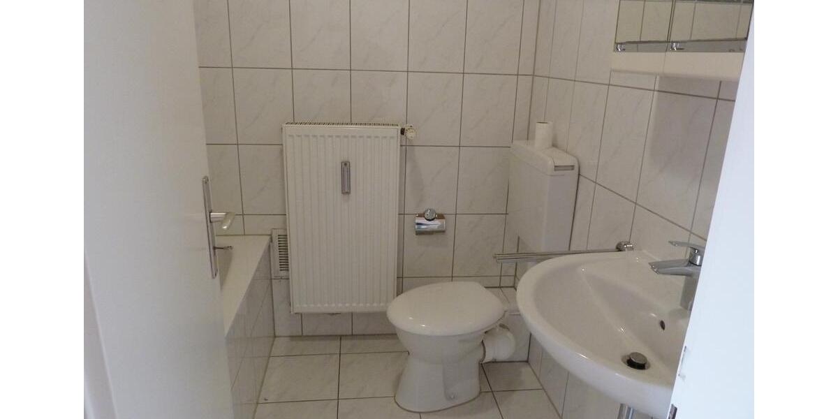 Etagenwohnung Voerde (Niederrhein) - 3 Zimmer, 90 m&sup2;, 850&euro; | Angebot:26030061