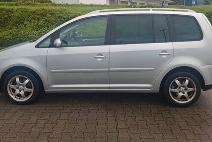 VW Touran 277.500 km 3.999 &euro; Lienen 49536