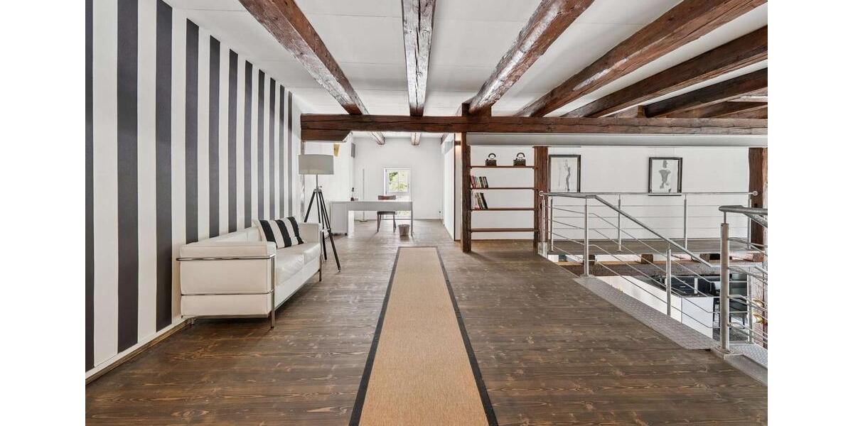 Einfamilienhaus Bayreuth City - 9 Zimmer, 301 m&sup2;, 1.145.000&euro; | Angebot:26019275