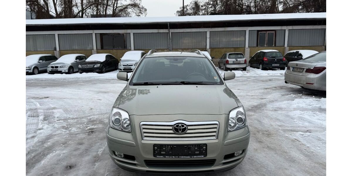 Toyota Avensis 222.458 km 3.200 &euro; Dresden 01159