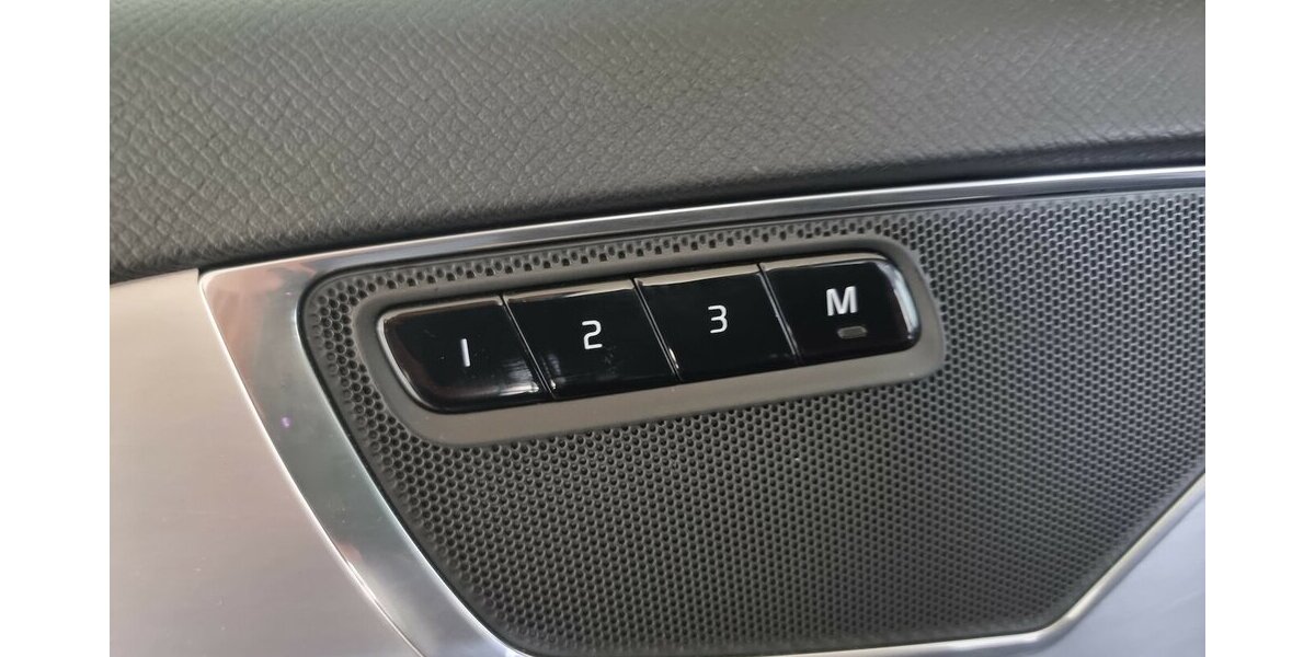 Volvo XC90 ThorsHammer Leder-Sport Memory APP AHK 7-Si 75.900 km 41.900 &euro; Garrel 49681