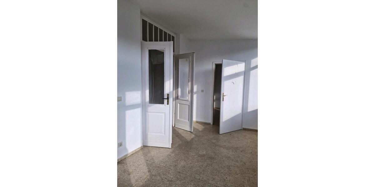 Etagenwohnung Eisleben (Lutherstadt) - 2 Zimmer, 107 m&sup2;, 650&euro; | Angebot:26560360