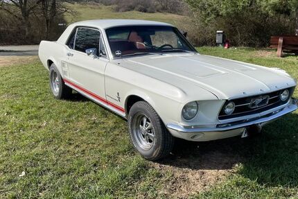 Ford Mustang 121.000 km 30.000 &euro; Solms 35606