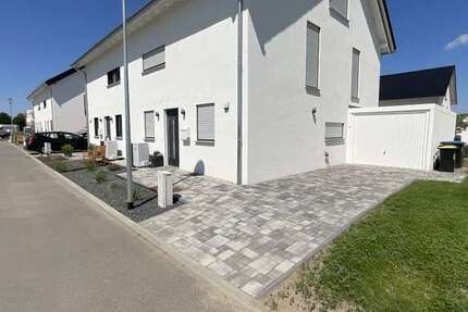 Haus zum Mieten in Borna 1.590 € 135 m²