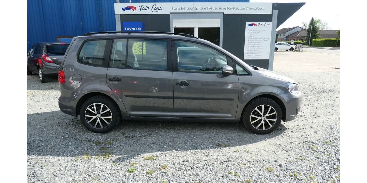 VW Touran 89.000 km 14.990 &euro; Leer 26789