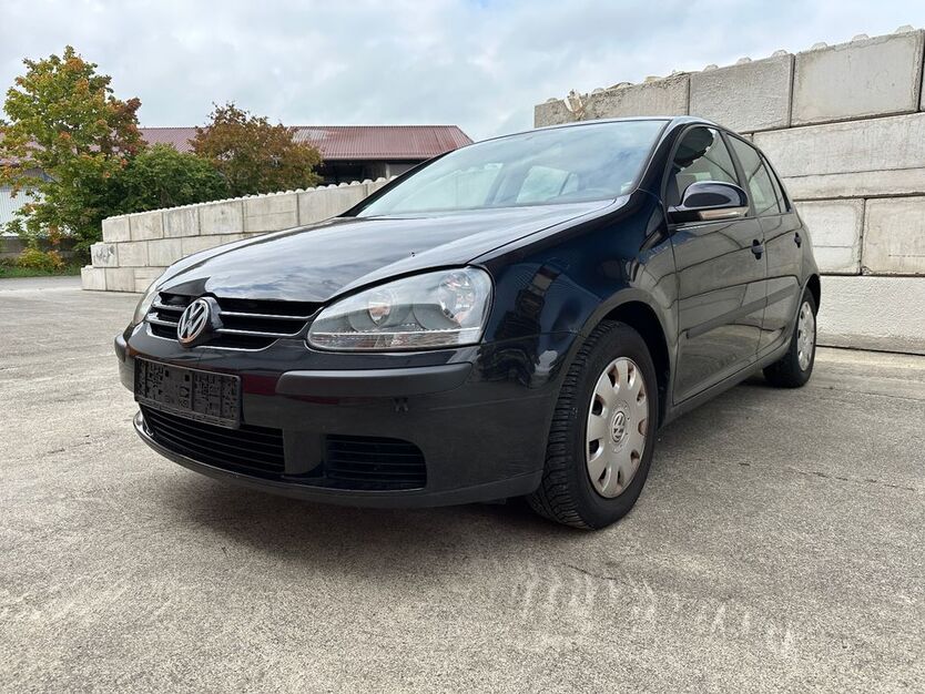 VW Golf 216.287 km 2.900 € Bad Schussenried 88427