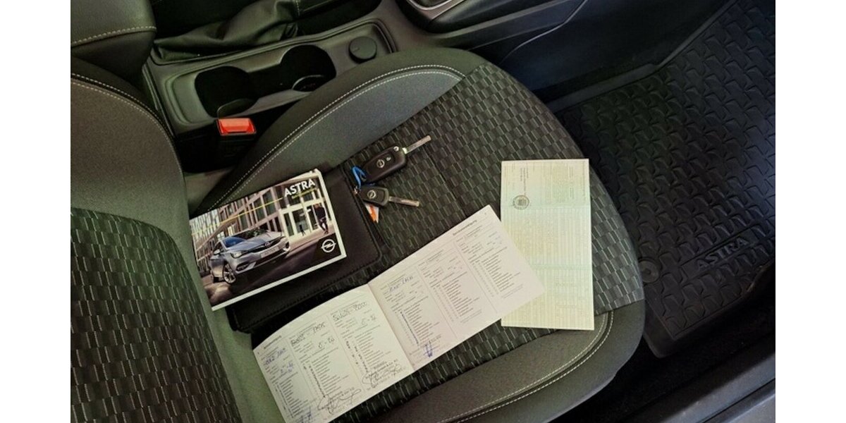 Opel Astra Klima Navi Temp CarPlay GARANTIE 28.000 km 28.000 km 14.500 &euro; Erftstadt 50374