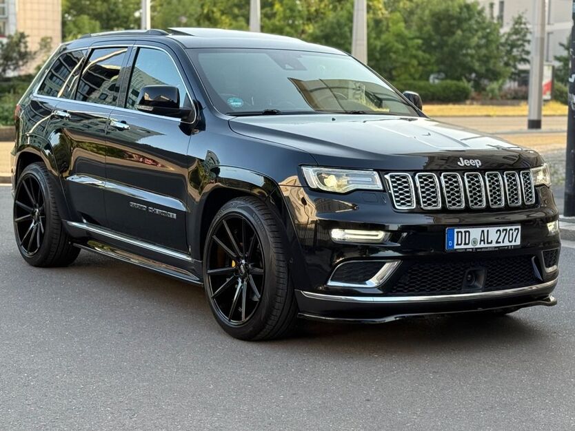 Jeep Grand Cherokee 212.000 km 28.000 € Dresden 01069