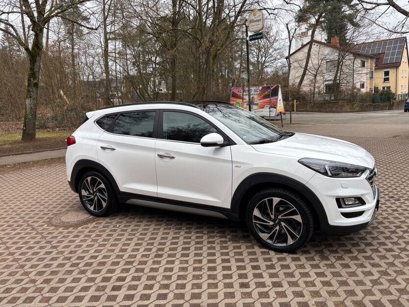 Hyundai TUCSON 71.000 km 21.990 € Kaiserslautern 67663
