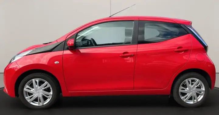 Toyota Aygo (X) 90.600 km 5.800 &euro; Radolfzell 78315