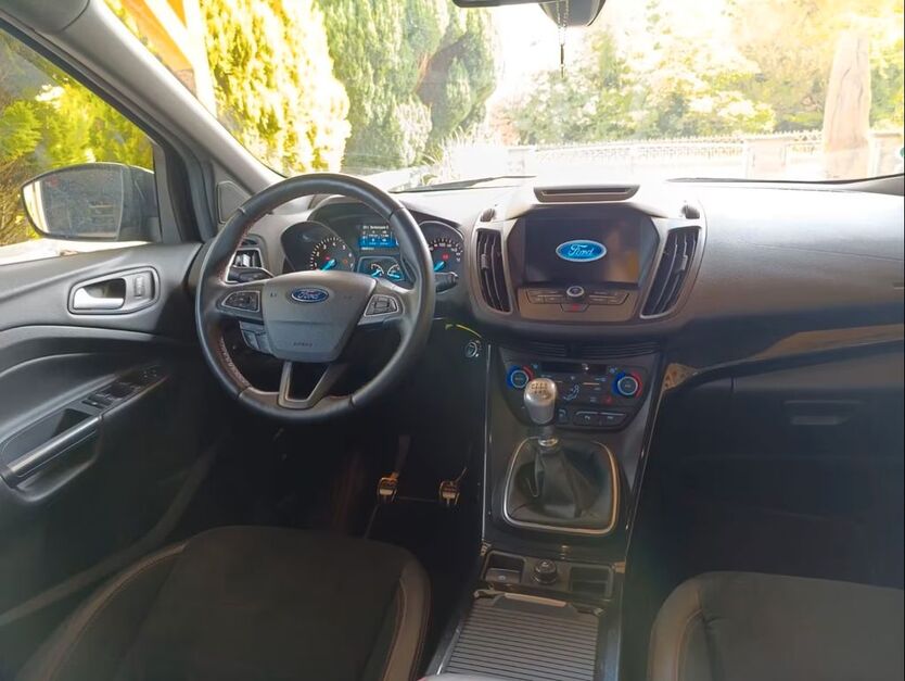 Ford Kuga 102.000 km 12.900 € Uetze 31311