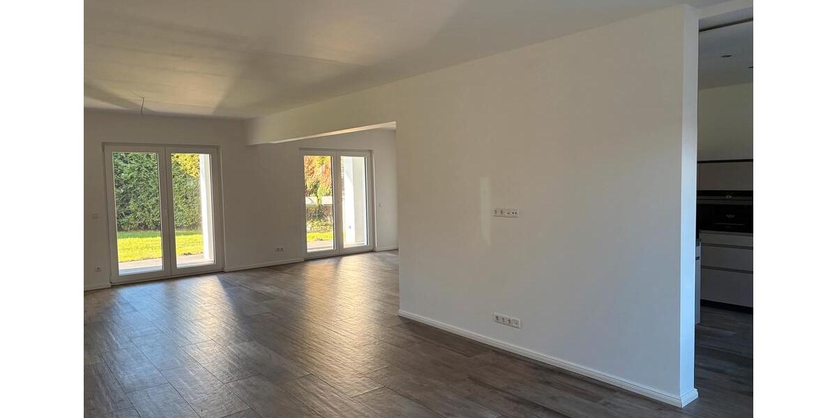 Erdgeschoßwohnung Bargteheide - 4 Zimmer, 152 m&sup2;, 2.300&euro; | Angebot:25875539