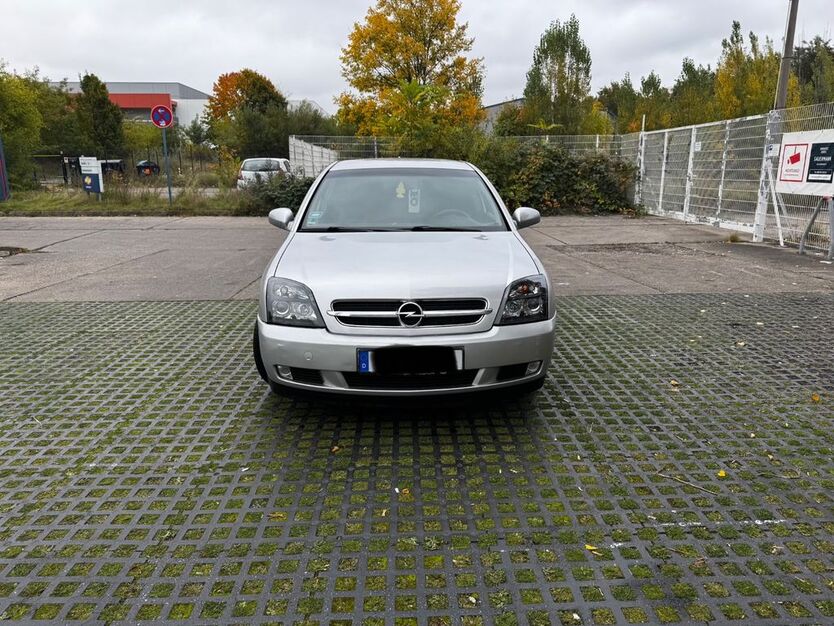 Opel Vectra 157.000 km 2.650 € Berli 12683