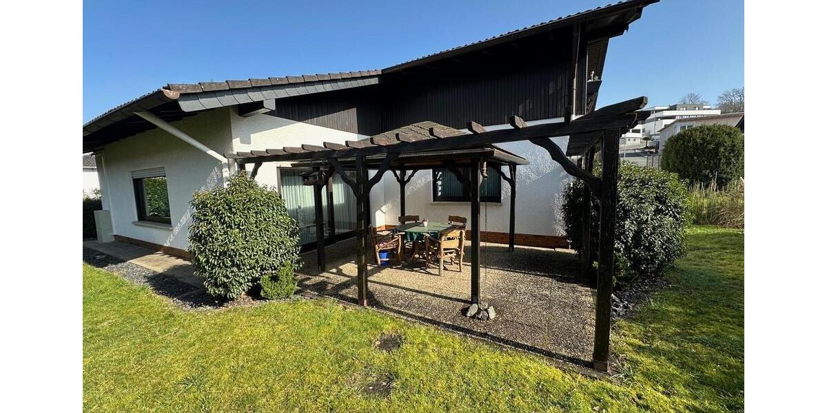 Einfamilienhaus Solms - 6 Zimmer, 196 m&sup2;, 1.200&euro; | Angebot:25444051