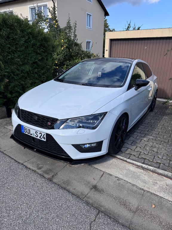 Seat Leon 185.843 km 9.900 € Maxhütte-Haidhof 93142