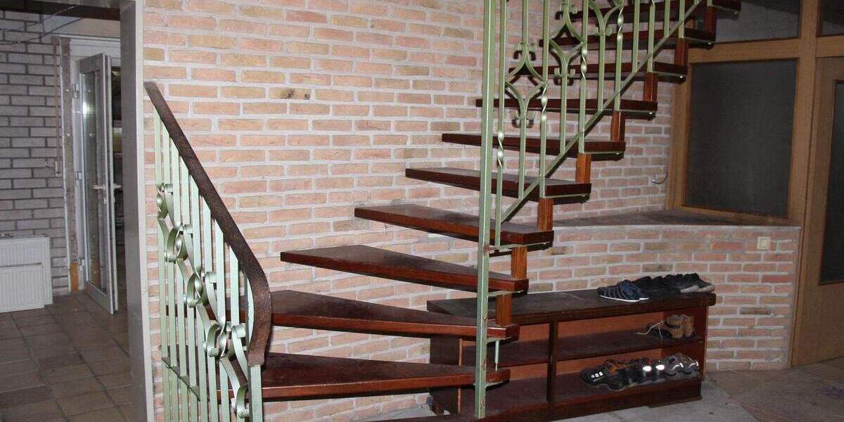 Mehrfamilienhaus, Wohnhaus Büren Ahden - 8 Zimmer, 260 m&sup2;, 235.000&euro; | Angebot:25669557