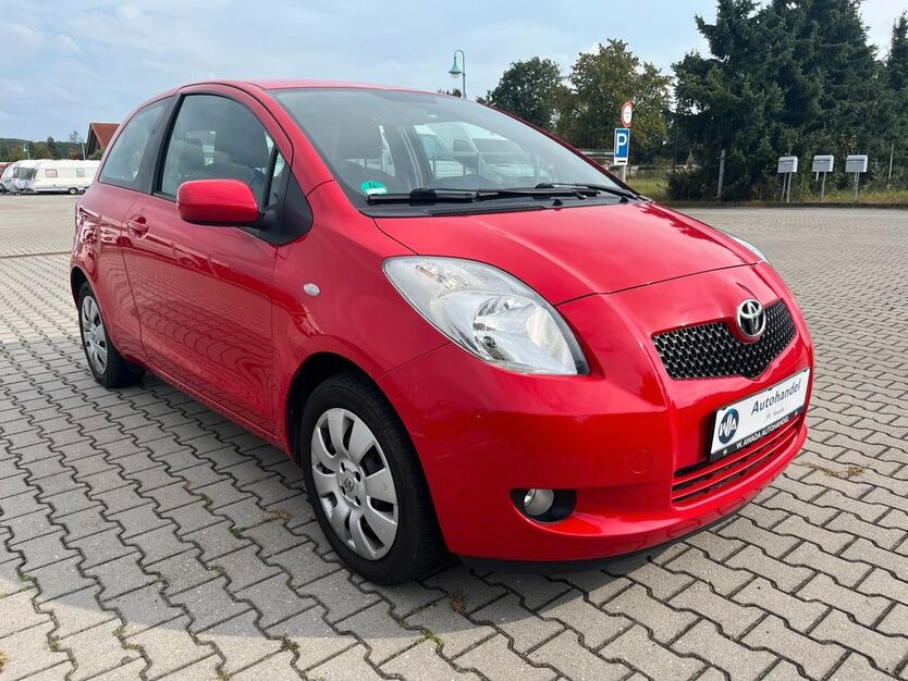 Toyota Yaris 164.711 km 2.700 € Borna 04552