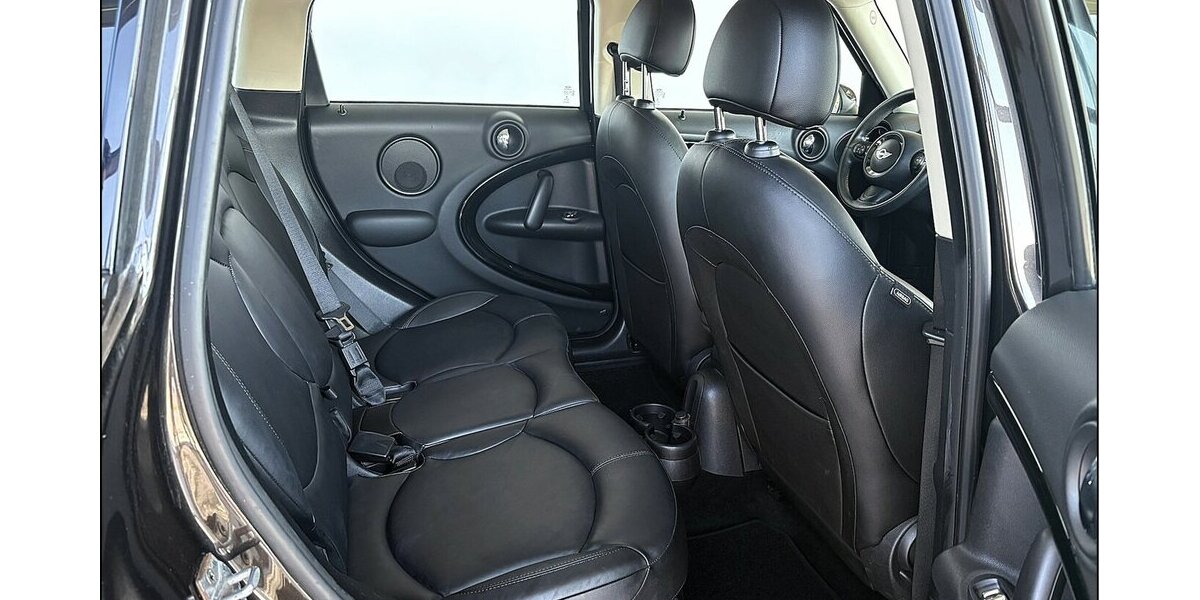 Mini Cooper Countryman Aut. Bi-Xenon Temp. Ambiente 116.000 km 9.999 &euro; Stade 21682
