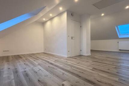 Haus Frankfurt am Main Bonames - 4.5 Zimmer, 138 m&sup2;, 2.000&euro; | Angebot:25429521