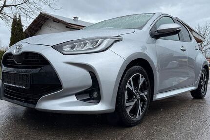 Toyota Yaris 19.750 km 20.490 &euro; Seeg 87637