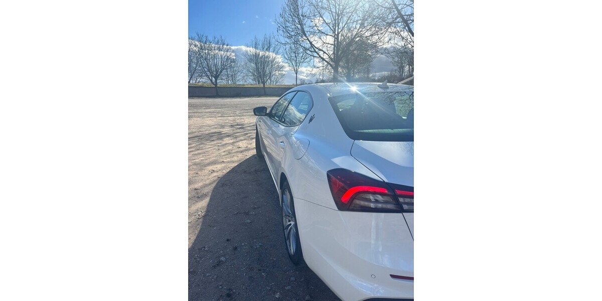 Maserati Ghibli 29.800 km 63.000 &euro; Mannheim 68159