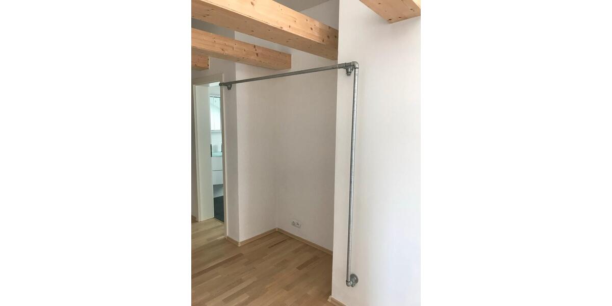 Dachgeschoßwohnung Neutraubling - 3 Zimmer, 85 m&sup2;, 420.000&euro; | Angebot:25841233