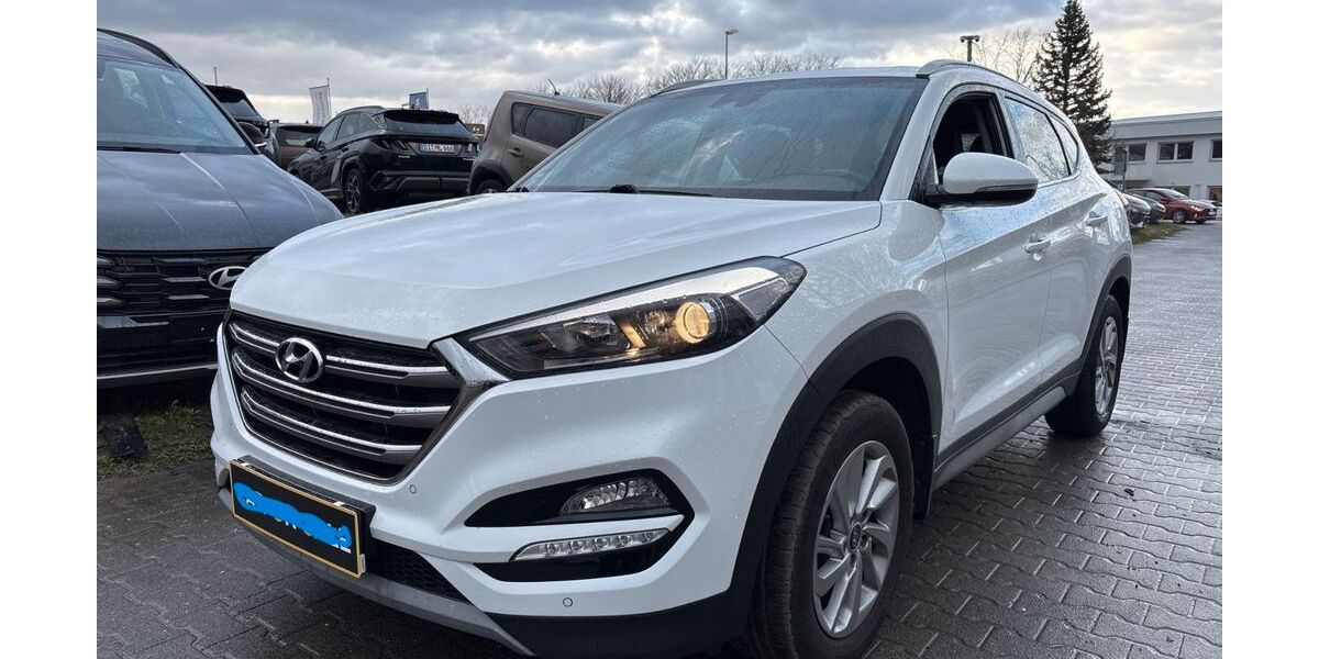 Hyundai TUCSON 63.000 km 13.900 &euro; München 81243