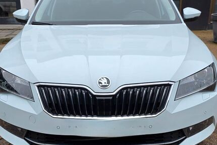 Skoda Superb 182.000 km 14.990 &euro; Reichenberg,Albertshausen 97234