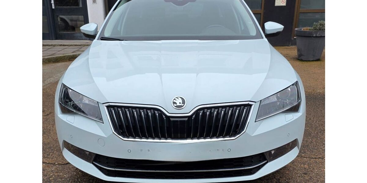 Skoda Superb 182.000 km 14.990 &euro; Reichenberg,Albertshausen 97234