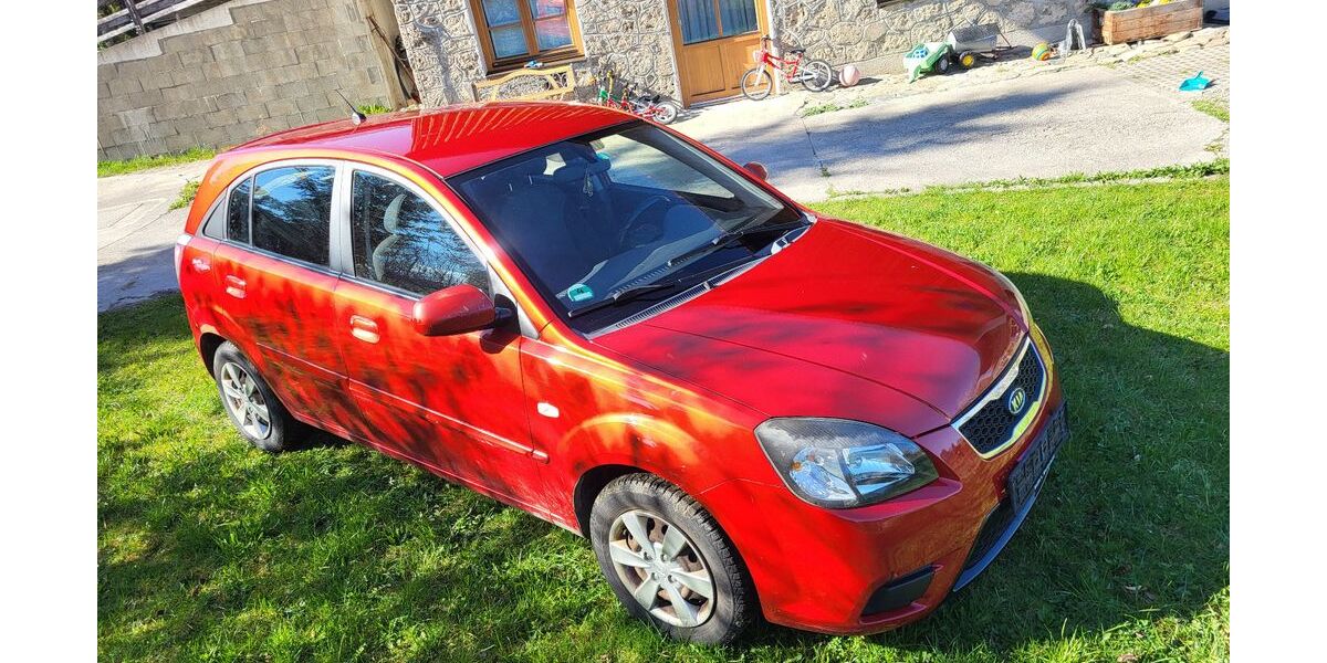 Kia Rio 189.616 km 2.000 &euro; Wackersberg 83646