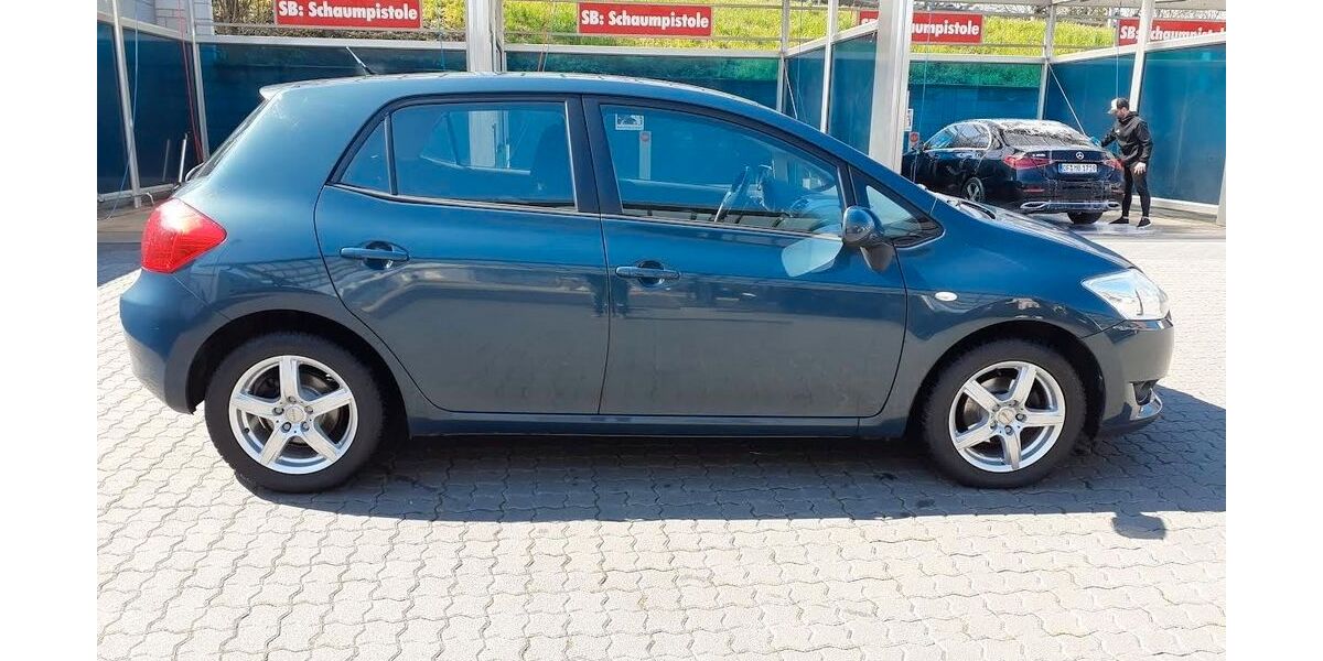 Toyota Auris 177.000 km 5.000 &euro; Marburg 35037