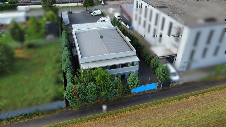 Wohn- und Geschäftshaus in Leingarten – Halle + Wohnung 6 zimmer