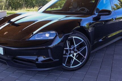 Porsche Taycan 9.500 km 95.880 € Ingolstadt 85053