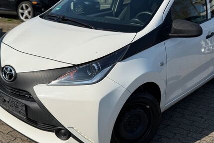Toyota Aygo (X) 105.900 km 5.999 &euro; Hanau 63452