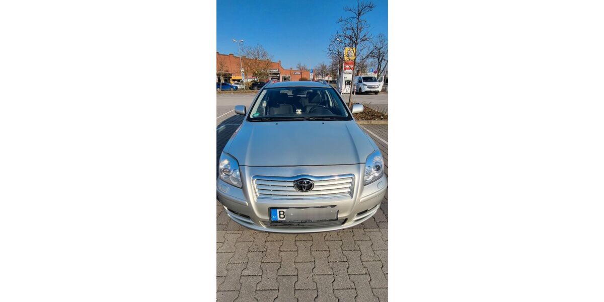 Toyota Avensis 271.700 km 2.500 &euro; Berlin 13591