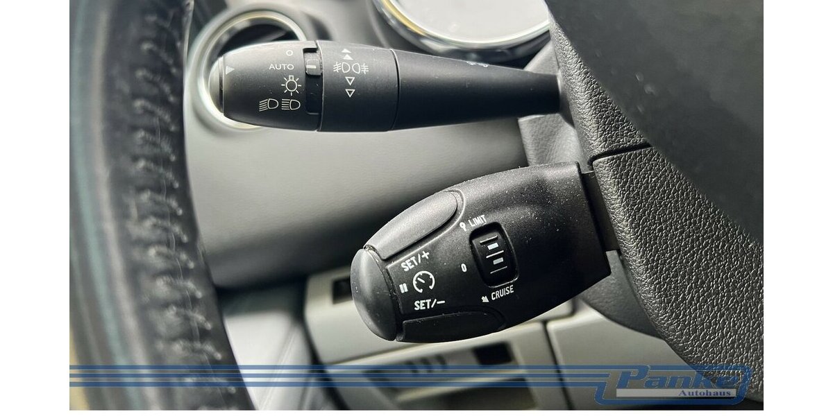 Peugeot 3008 Allure*Leder*HUD*Pano*BVi-Xenon*R-Cam* 139.265 km 10.980 &euro; Berlin 13187