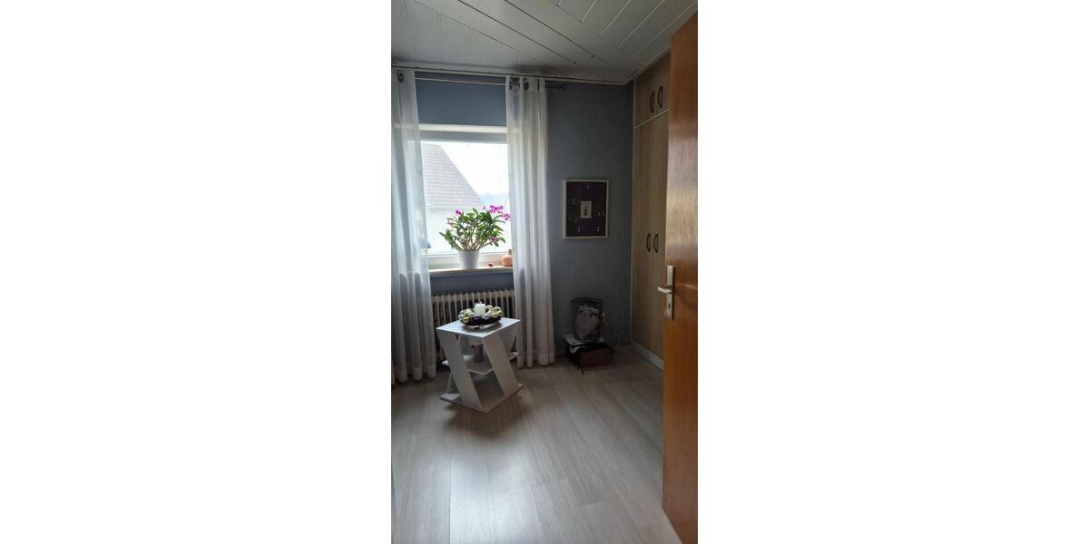 Etagenwohnung Leinburg - 3 Zimmer, 87 m&sup2;, 890&euro; | Angebot:25711945