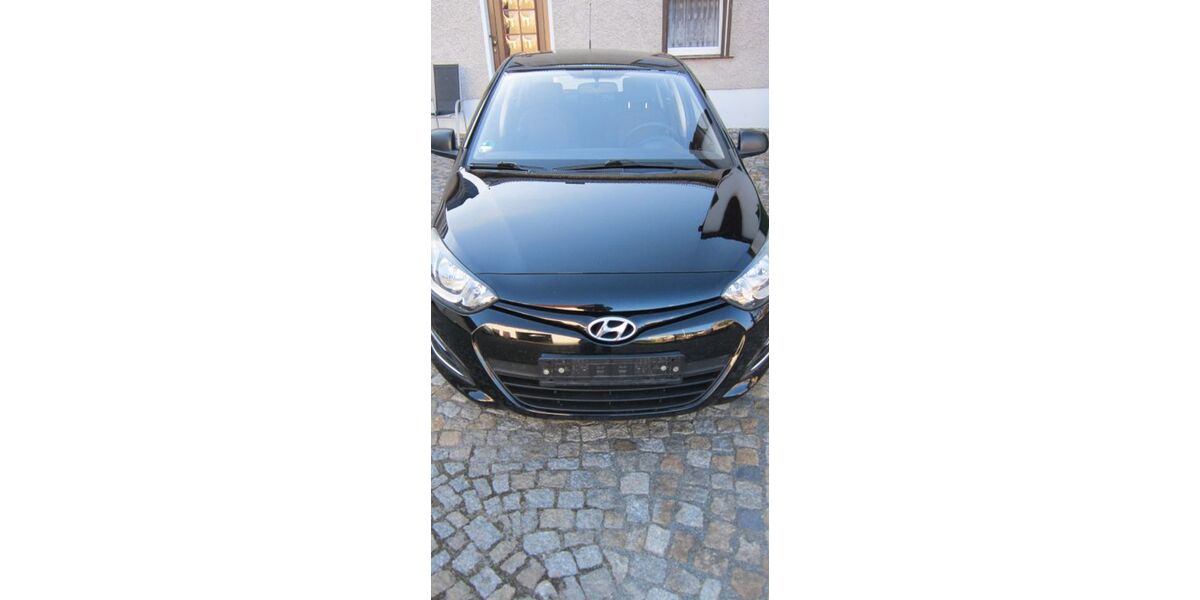 Hyundai i20 93.600 km 6.200 &euro; Schönfeld OT Böhla b.O. 01561