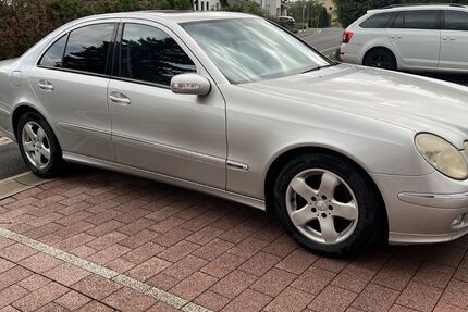 Mercedes-Benz E 270 225.000 km 3.999 &euro; Selb 95100