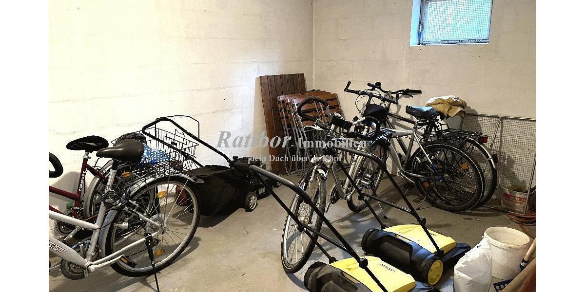 Gut vermietete 2 Zimmer-Mansardenwohnung mit Loggia und Stellplatz in ruhiger Wohnlage RH-Nord - Dachgeschoßwohnung Roth | Angebot:26737653