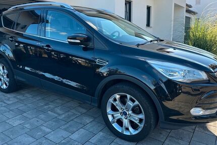 Ford Kuga 129.000 km 8.999 &euro; Neuburg an der Donau 86633