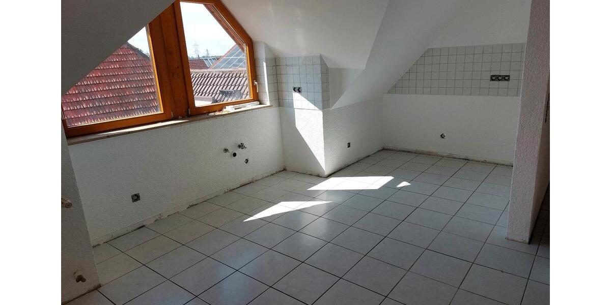 Dachgeschoßwohnung Appenweier - 3 Zimmer, 100 m&sup2;, 850&euro; | Angebot:25305281