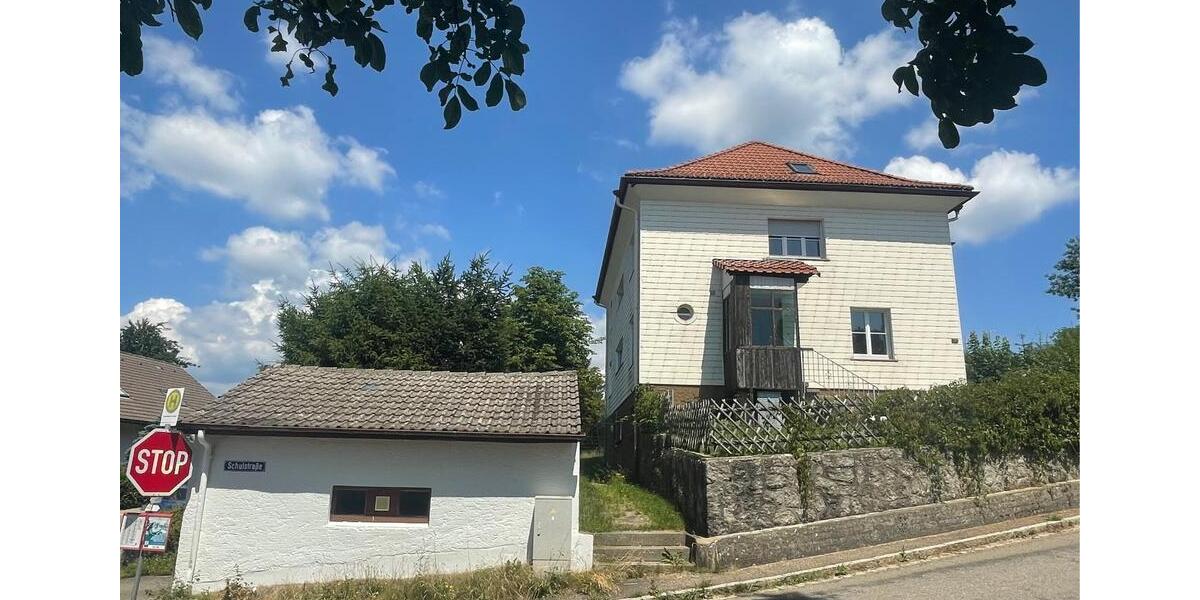 Villa Rickenbach - 10 Zimmer, 250 m&sup2;, 455.000&euro; | Angebot:23620170