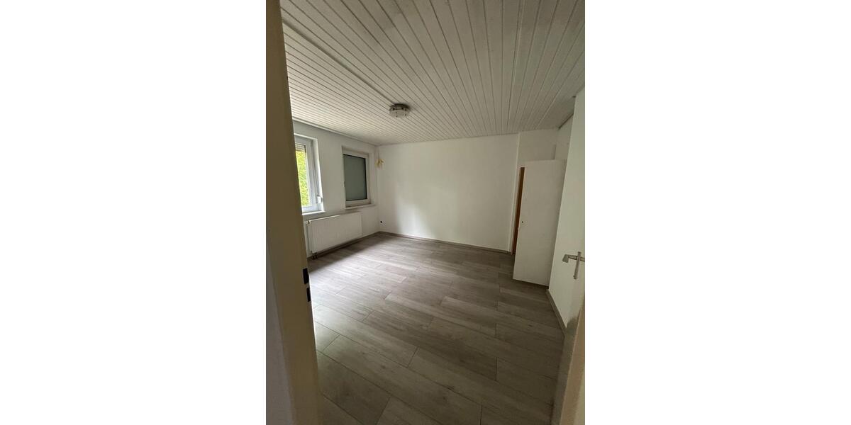 Reihenhaus Mühlacker - 1 Zimmer, 155 m&sup2;, 1.750&euro; | Angebot:26495708