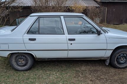 Renault R 9 69.000 km 7.200 &euro; Rīga LV-10