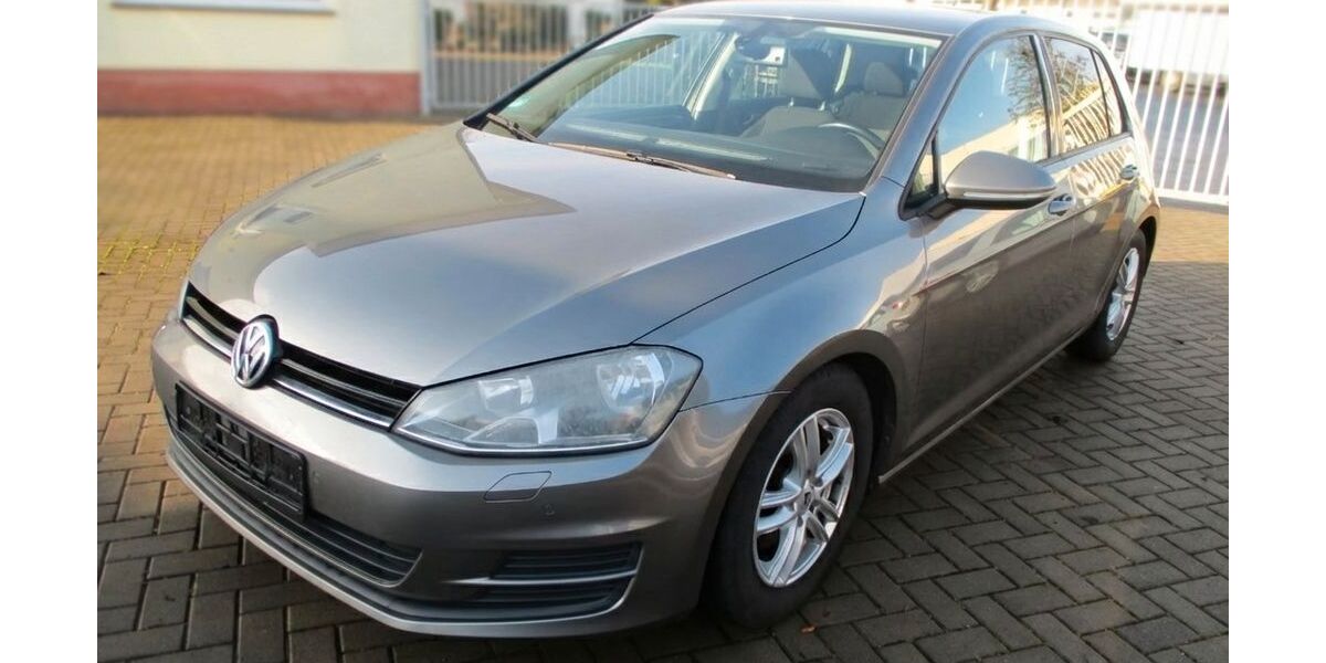 VW Golf 111.300 km 8.490 &euro; Lich 35423